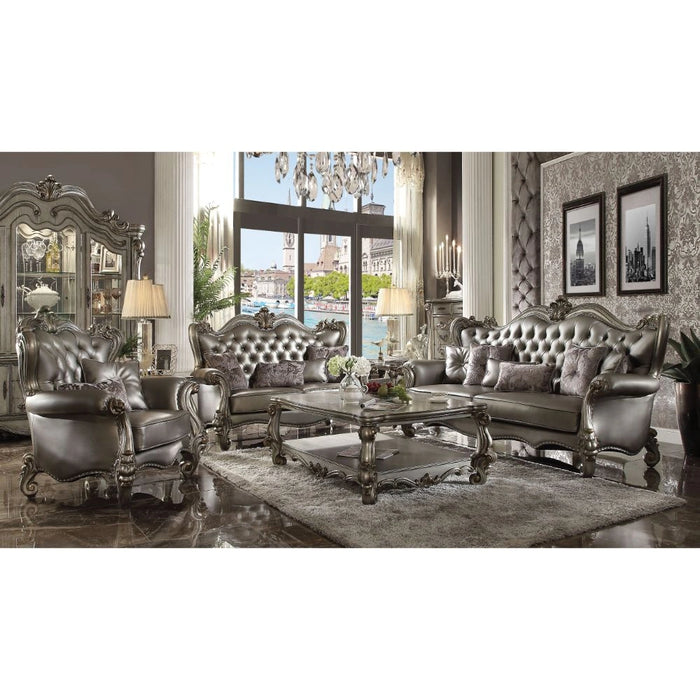 Loveseat w/4 Pillows