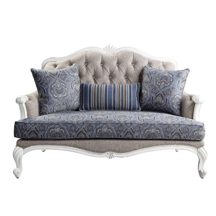 Loveseat w/3 Pillows
