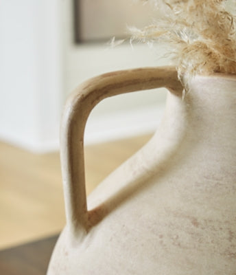Justy Vase - Dimensional Outlet Furniture (Oakland, CA)