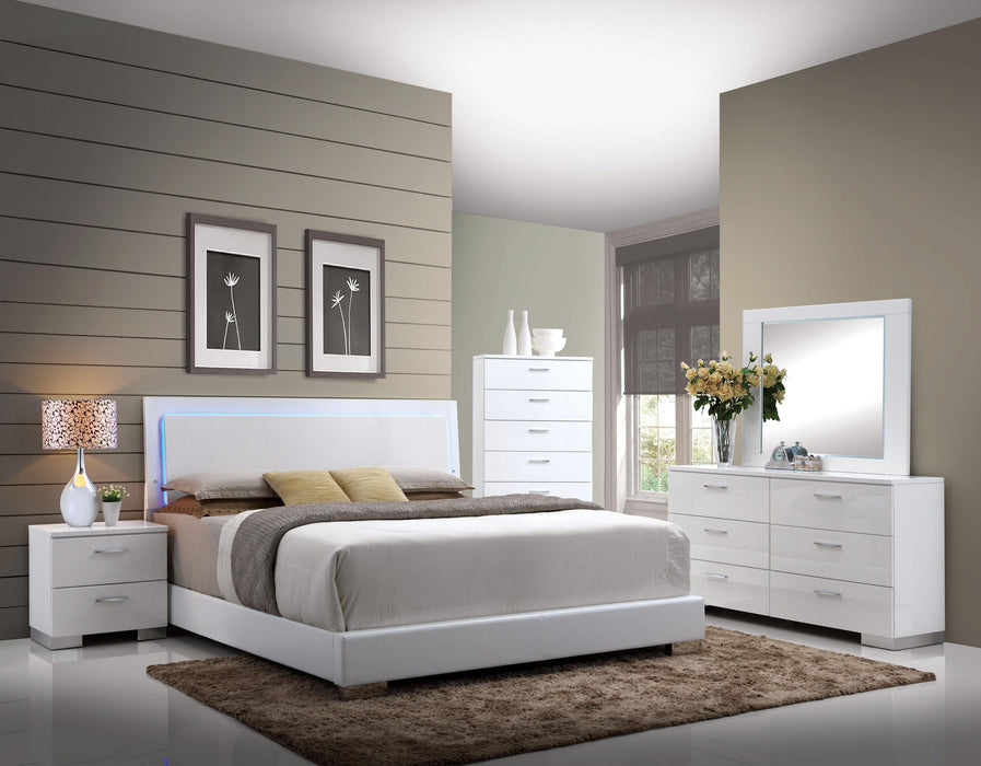 Lorimar White PU & Chrome Leg Queen Bed - Dimensional Outlet Furniture (Oakland, CA)