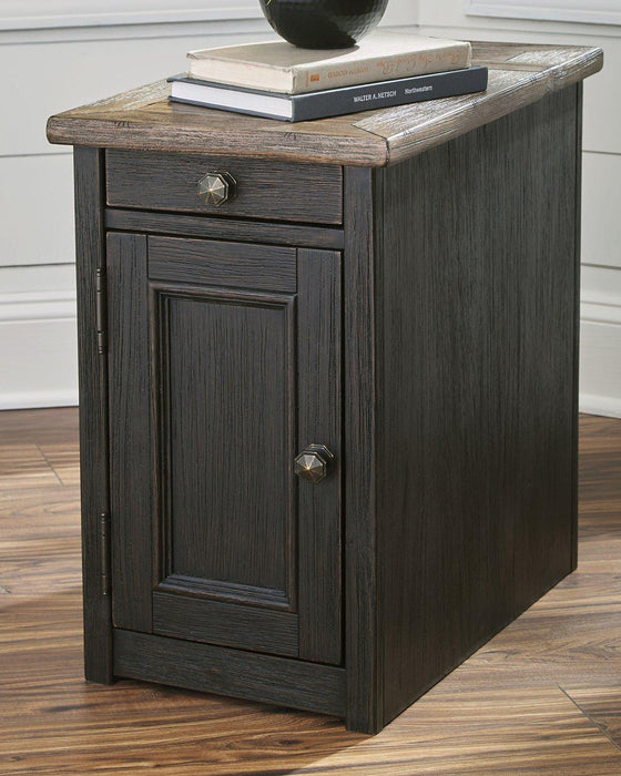 Tyler Creek End Table Set - Dimensional Outlet Furniture (Oakland, CA)