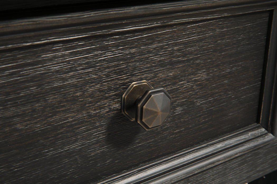 Tyler Creek Table Set - Dimensional Outlet Furniture (Oakland, CA)