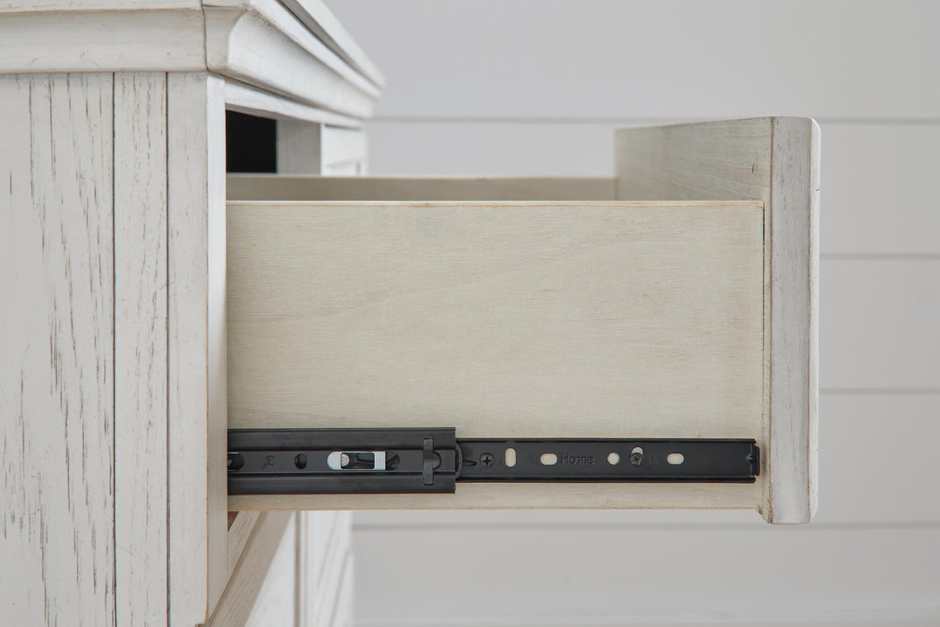 Robbinsdale Bedroom Set - Dimensional Outlet Furniture (Oakland, CA)