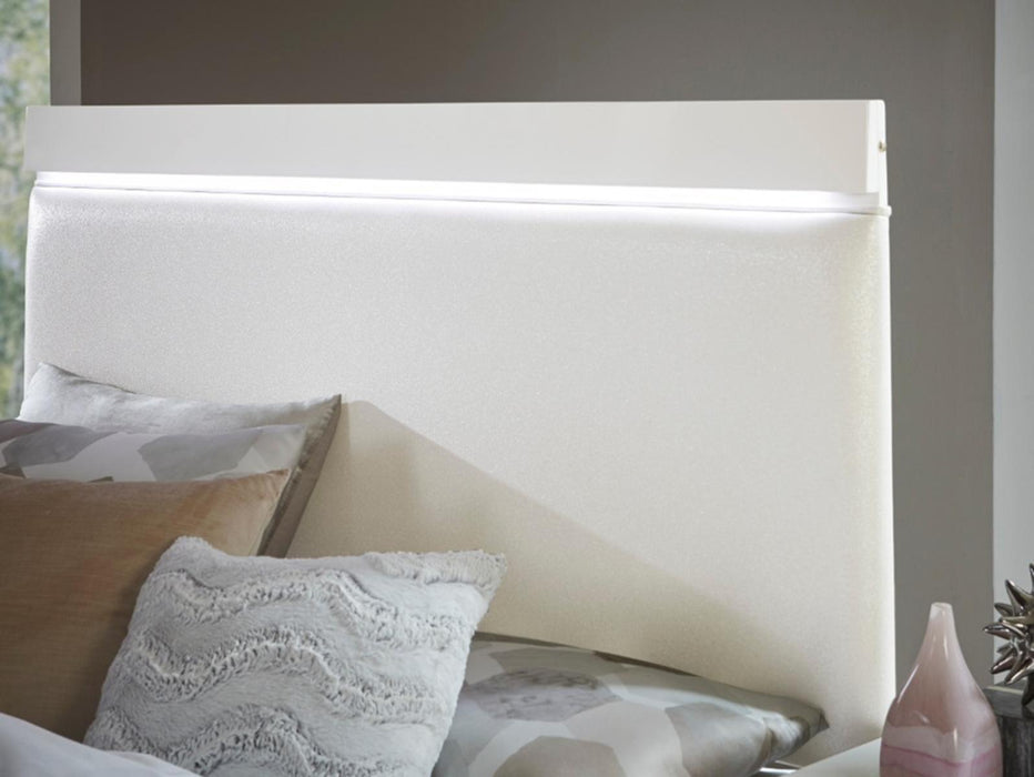 Kerren Queen Platform Bed in White 1678W-1 - Dimensional Outlet Furniture (Oakland, CA)