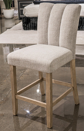 Larawyn Counter Height Barstool - Dimensional Outlet Furniture (Oakland, CA)