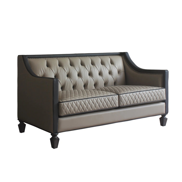Loveseat w/3 Pillows
